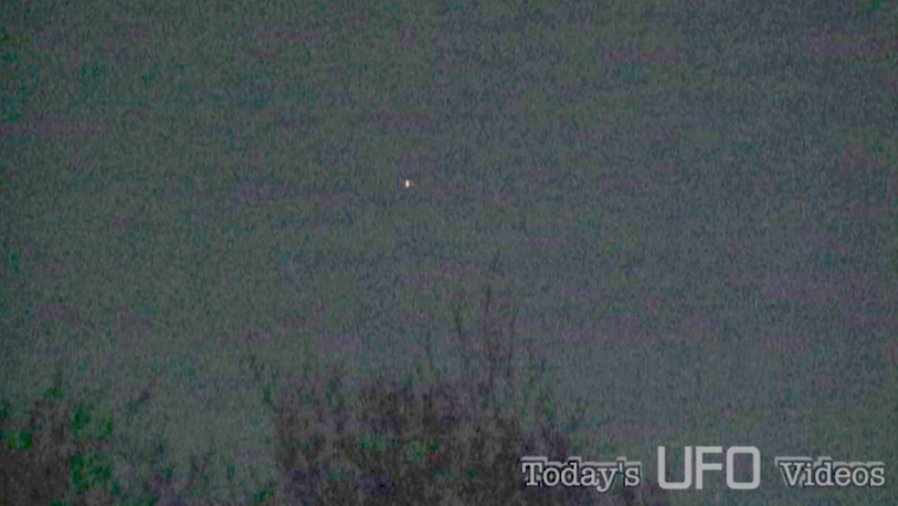 Orange Orb UFO Over Wilmington,NC12/12/13
10:00pm
Wilmington,NC